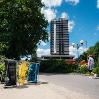 Kärcher na KVIFF zajistil čistotu moderními zametacími stroji  i autonomními vysavači na červeném koberci